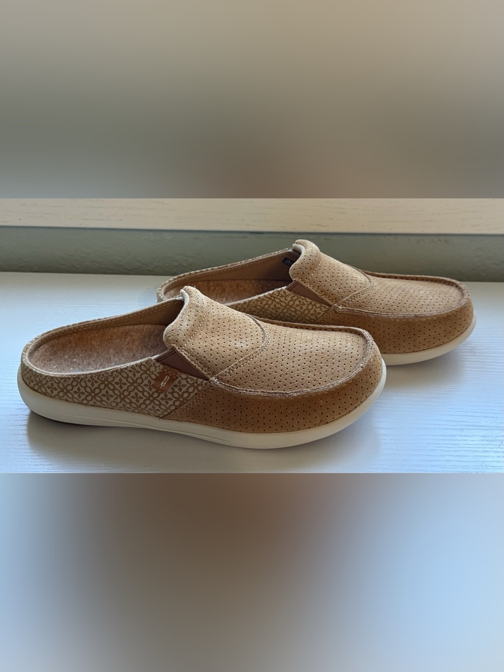 Revitalign Women’s Mule Slip On Shoes Size 7.5 Tan Perforated Comfort Clogs